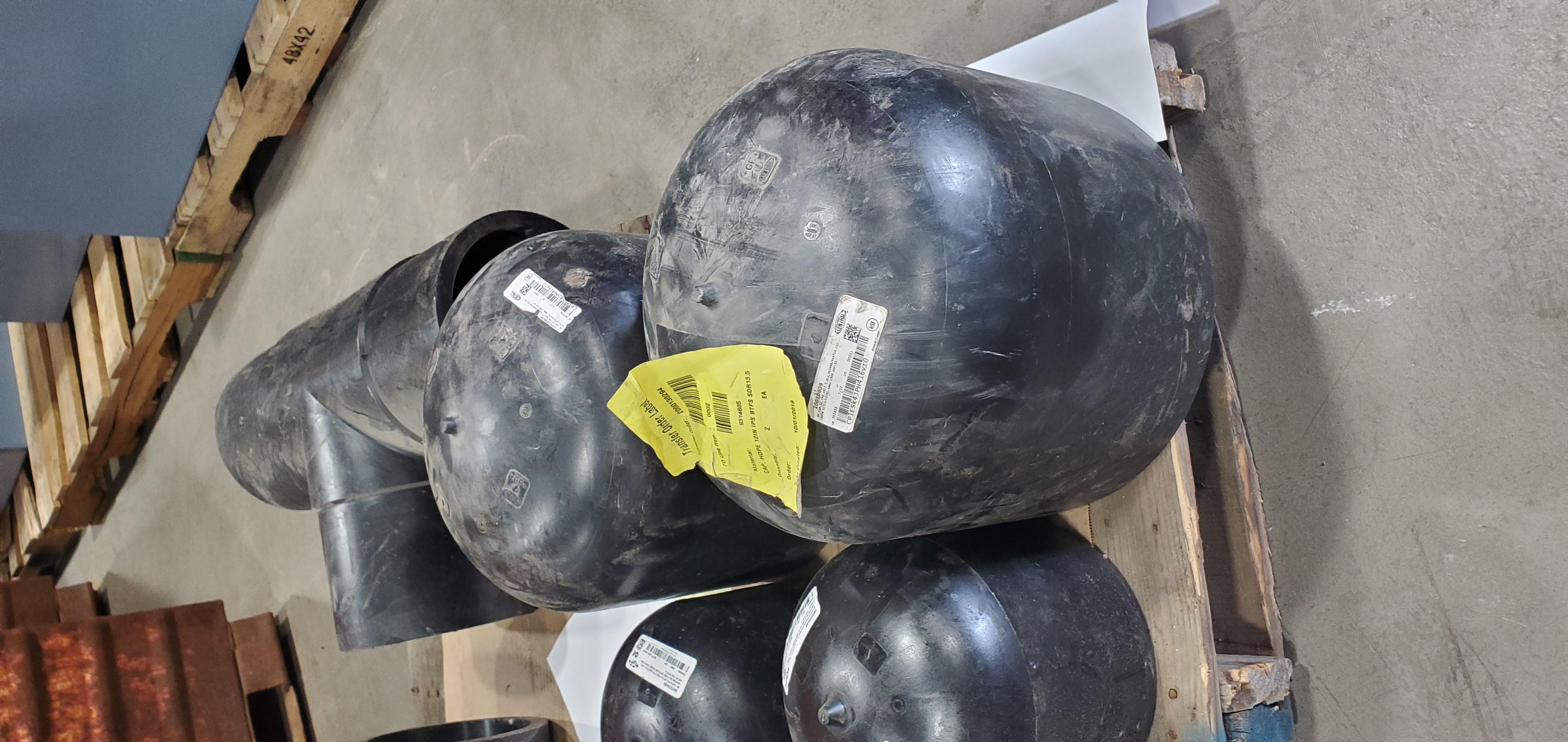 CAP, HDPE 12IN IPS BTFS SDR13.5